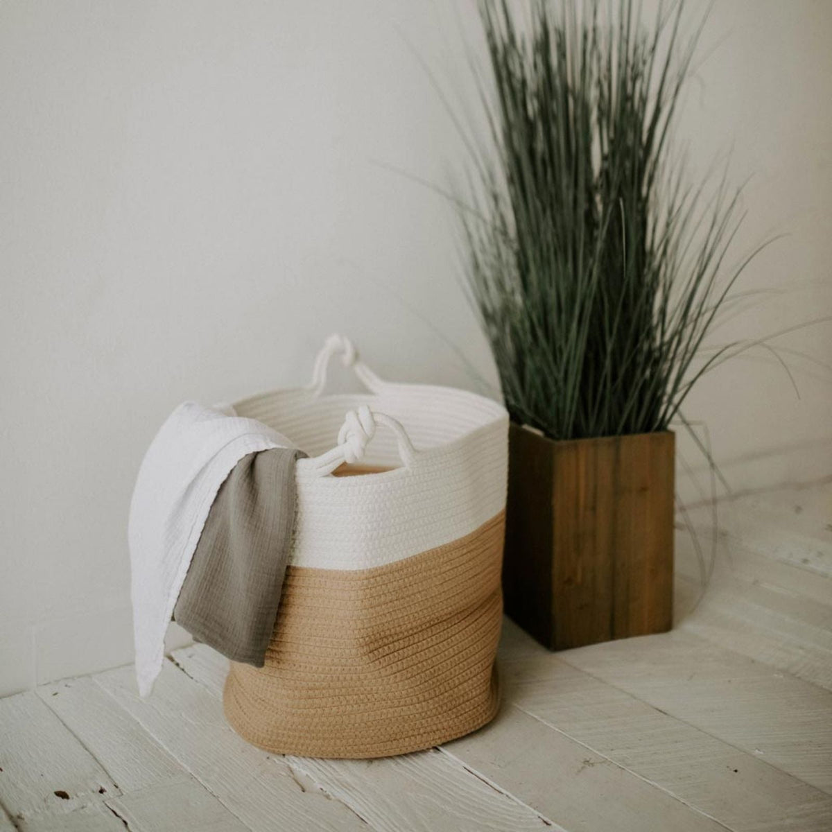 Two-Tone Rope Storage Basket