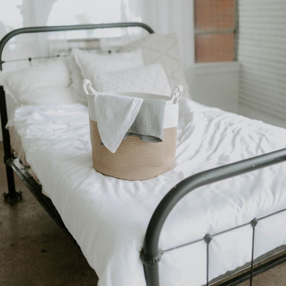 Two-Tone Rope Storage Basket